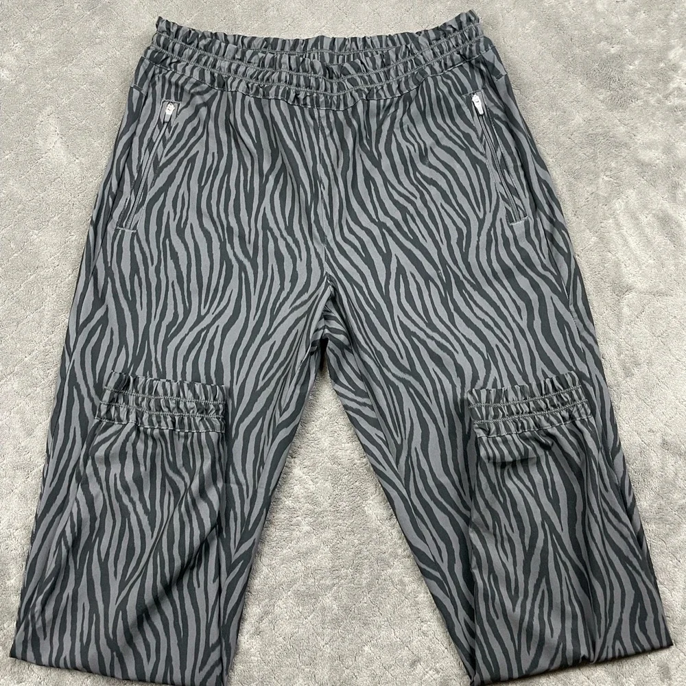 Tommy Bahama‎ IslandZone Men’s Small Gray Zebra Print Jogger Pants